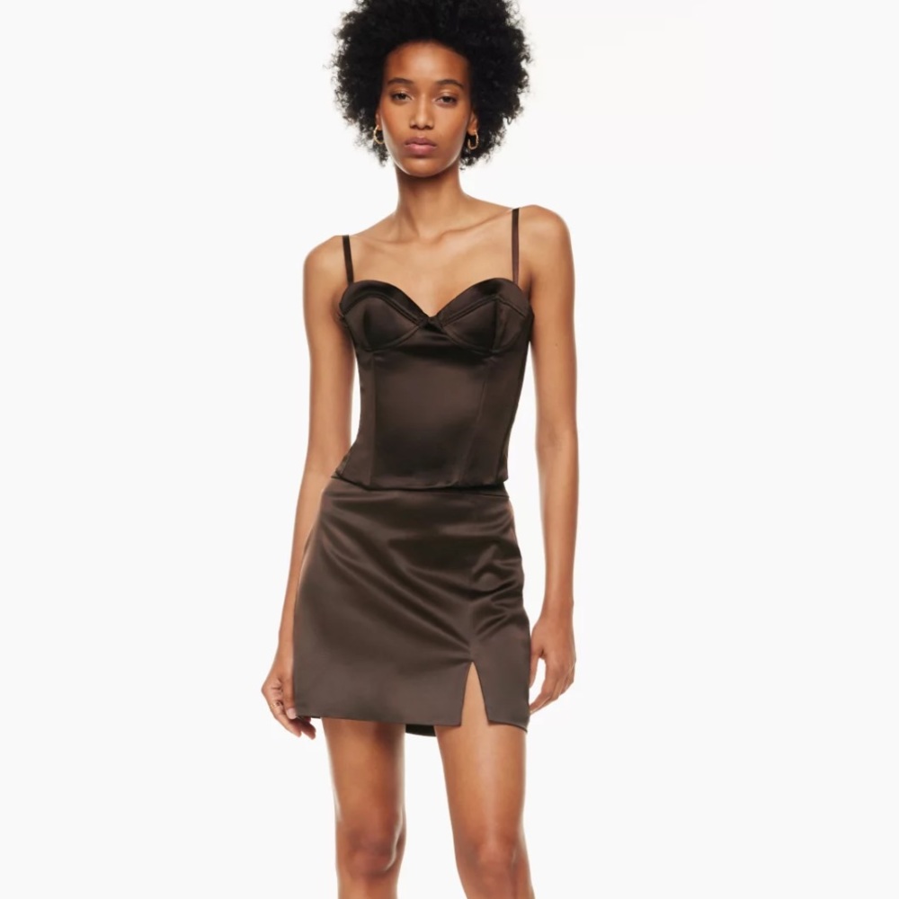Aritzia | Patio Satin Mini Skirt in Black - Size 6 - Picture 7 of 7